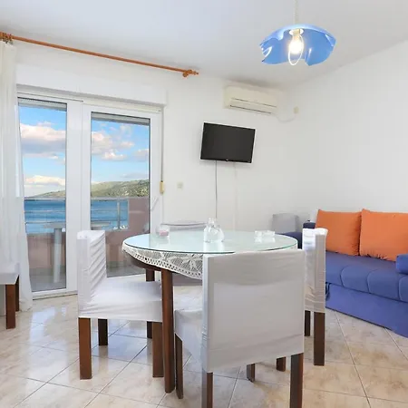 By The Sea Poljica, Trogir - 19316 アパート *